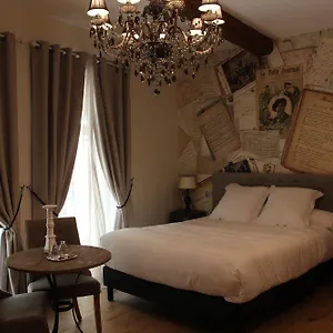 Les Varietes Bed & Breakfast